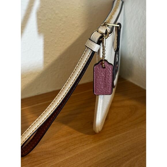 Disney x Coach Minnie Mouse Small Patch Wristlet EUC - Picture 6 of 8